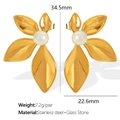 Eleganti orecchini a fiore dorati con pietra naturale, misura 34,5 mm per 22,6 mm - Perla Bianca Oro (EH549WEG)