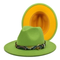 Détail du chapeau fedora vert avec doublure jaune et ceinture en cuir de serpent coloré - M (56-58cm) / Vert pomme et jaune