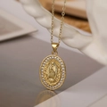 Collier plaqué or 18 carats avec pendentif ovale Vierge Marie orné de zircons brillants - Style 23978
