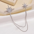 Broche étoile argentée élégante avec strass brillants et fines chaînes sur soie - Gland Étoile à Huit Branches (XZ606) / Argenté