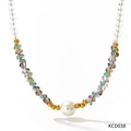 Collana di perle con pietre iridescenti e grande ciondolo a perla bianca, stile KCD038 - Collana Oro con Perla Bianca (KCD038)