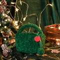 Dunkelgrüne Weihnachts-Handtasche aus Lammwolle mit Bommel und Frohe Weihnachten Anhänger - Klein / Dunkelgrüne Weihnachtsgeschenktüte