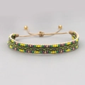 Handgefertigtes gewebtes Perlenarmband in Grün mit buntem Muster und verstellbarem Kordelzug - Mehrfarbig (Grün Gelb Violett Gold)