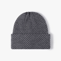 Gorro de punto gris oscuro con dobladillo y textura térmica gruesa para el invierno - gris oscuro