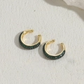 Ear cuff dorati a forma di C con tre file di pietre di zircone verde brillante - Placcato oro 14K zirconia verde scuro