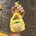 Mini borsa gialla lavorata a maglia con ciondolo a forma di ananas e clip a stella - Design Ananas (Giallo)