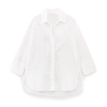 Detail van witte blouse met hol borduurwerk, knoopsluiting en een ronde zoomlijn - XS / Witte Top