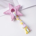 Rosafarbenes sternförmiges Hundespielzeug aus Silikon mit buntem Baumwollseil - Stacheliger Sternenring mit Seil / 18cm / Rosa