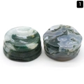 Sphères en agate mousse aux motifs naturels uniques sur un fond blanc épuré - Agate mousse