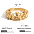 Lace crown ring in 18K gold plated stainless steel with sparkling rhinestones - US 7 / Densely Set Zirconia Crown Style (JDR0306050-7)