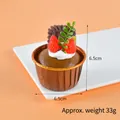 Τεχνητό μοντέλο cupcake σοκολάτας με λευκή κρέμα και κόκκινες φράουλες ύψους 6.5cm - Μπισκότο Φράουλα