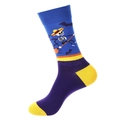 Blaue und lila Halloween Socken mit Skelett auf Besen und Kürbis-Mustern gestrickt - 1381-Blau-violetter Besenschädel