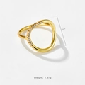 Vintage goldener offener Kreisring mit kleinen klaren Edelsteinen und Minimalismus - US 6 / 18K Gold