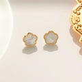 Minimalist five-petal flower stud earrings with white shell inlay and gold metal edges - White (967-1 Earring White Shell Gold)