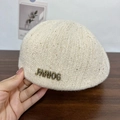 Boina de punto beige para mujer con lentejuelas doradas y logo metálico - Blanco Roto