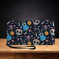 Lange Lederbrieftasche mit Tag der Toten Zuckerschädel-Muster auf Holzhintergrund - Schwarzer Zucker-Schädel-Druck (QB-006)