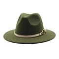 Détail d'un chapeau fedora en laine vert foncé avec ceinture en cuir blanc et boucle dorée - Vert Militaire