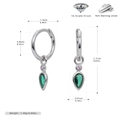 Makro-Detail von S925 Silber-Ohrringen mit birnenförmigen grünen Zirkonia-Steinen - 925 Silber Weißgold beschichtet