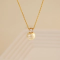 Elegante collar de cadena de serpiente dorada con perla redonda y colgante de circón - Estilo de Perla Blanca Oro 18K (5273347438221)