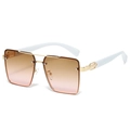 Gafas de sol cuadradas elegantes con lentes degradadas marrones y montura blanca retro - Montura Dorada Lente Degradado Té Rosa