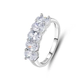 Eleganter Ring aus S925 Sterlingsilber mit fünf funkelnden Zirkonia-Steinen im Ovalschliff - US 5 / Weißgold