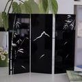 Biombo de 3 paneles de acrílico negro con patrones de bambú blanco y montaña decor - Montaña Lejana y Bambú