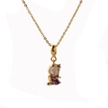 Detail einer vergoldeten Halskette mit lila Zirkonia und einem Opal-Anhänger-Zentrum - Lila Weltraum Mädchen Halskette