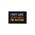 Spilla creativa in smalto nero con citazione colorata 'I'm Satan' per vestiti - Qhxz1899