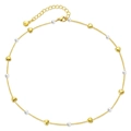 Elegante 18K vergoldete Herz-Kette mit ABS-Perlen auf einem schlichten weißen Hintergrund - Gold (KN0001)