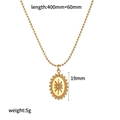 Detalle de collar bañado en oro de 18k con colgante ovalado de estrella y cadena de bolas - Colgante Ovalado Patrón De Estrella (TN3633)