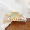 Hohl geschnittene Acetat Haarklammer mit irisierender pastellfarbener Marmorstruktur - 13cm / Helles Bunt 13CM