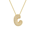 Detalle del colgante letra C bañado en oro 18K con circonitas brillantes en la cadena - Letra C / Dorado