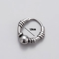 Vintage Edelstahl-Ohrring mit Totenkopf, 1,0 cm Innendurchmesser und Schraubentexturen - Perlen Rippen Detail Stil (S19)