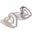 Pendientes de botón de doble corazón hueco en acero inoxidable plateado pulido minimalista - Pendientes de botón de corazón hueco de doble capa / Color Acero