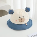 Dettaglio cappello pescatore per bambini con orecchie da orso 3D e ricamo cartone - Cappello alla Pescara - Blu