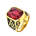 Anello massonico da uomo dorato con una grande pietra preziosa rossa rettangolare - Misura 7 / Oro Nero con pietra rosa rossa