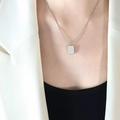 Collana con ciondolo quadrato geometrico argento e incisione CHARM in acciaio inossidabile - Color Acciaio