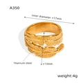 Detailansicht des Titanstahl Federrings mit Größe 17mm und Gewicht 4g Abmessungen - Goldener Ring