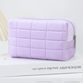 Trousse à maquillage en velours matelassé violet clair avec texture carrée élégante - Violet
