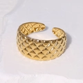 Anello aperto in acciaio inossidabile dorato con motivo a rombi e finitura lucida - Regolabile / Oro
