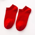 Classic bright red low-cut cotton ankle socks for men with ribbed cuffs and breathable fabric - Men Short Tube / Red