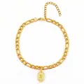 Bracciale a catena cubana in oro con ciondolo ottagonale con lettera M e zirconi - Oro sottovuoto - Lettera A