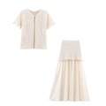 Détail de maille et jupe plissée en mousseline pour cet ensemble élégant deux pièces - S / Beige Ensemble