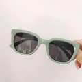 Lunettes de soleil vintage carrées pour filles en vert Morandi avec verres anti-UV sombres - Vert