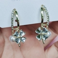 Pink four-leaf flower pearl earrings with heart-shaped gems and gold plating - White Crystal Four-Leaf Clover Pearl Earrings [Ear Needle]