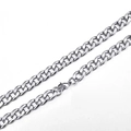 Detail of silver stainless steel Cuban link chain with a secure lobster clasp - 3.5mm/21cm Bracelet/Steel Color