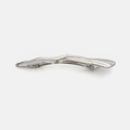 Pinza para el pelo ondulada de metal plateado con acabado pulido y estilo de lava - Plata Ola Grande