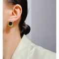 Pendientes vintage dorados con gema ovalada verde esmeralda y textura de metal tejido - Estilo Ovalado Retorcido Verde (Estilo 3 Verde)