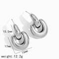 Vista dettagliata di orecchini a cerchio argento con dimensioni di 17 mm di altezza e 16 mm - Piccolo stile a forma di U argenteo (TE60012-S)