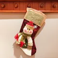 Calza di Natale con pupazzo di neve 3D e targhetta Merry Christmas su legno scuro - Pupazzo di Neve